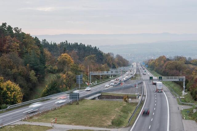 {賭波}(不限速的刺激德国高速狂飙视频)